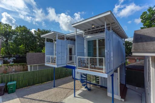 East Downtown Micro-luxe Container Living Pod #10 - Housity