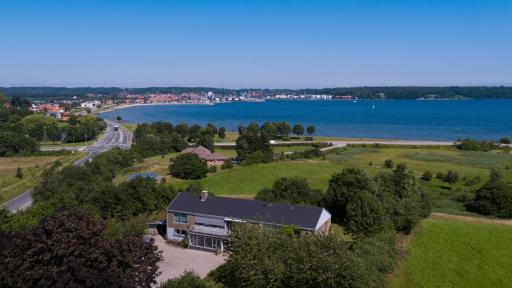 Aabenraa Bed - Housity