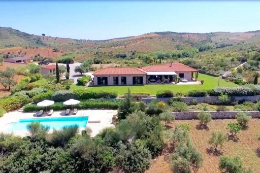 Olives Grove villa - Housity
