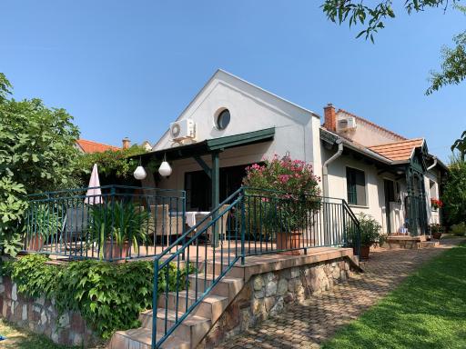 Mandula House - Housity