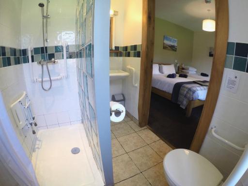 St Columba Hotel - Housity