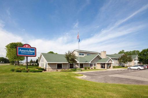 AmericInn by Wyndham Northfield - Housity