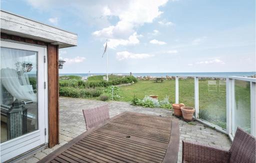 Two-Bedroom Holiday Home In Juelsminde - Housity