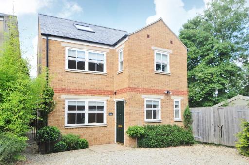 Righton - Three Bedroom House, St Clements, Oxford OXRPUS - Housity