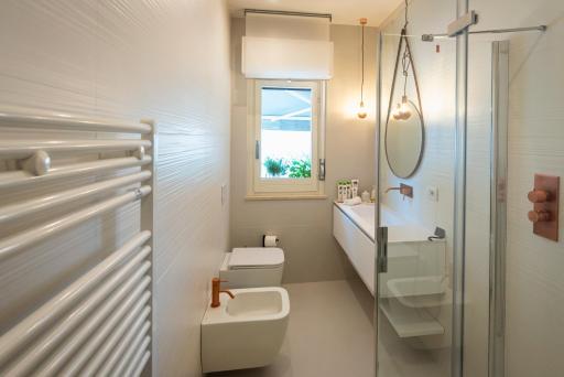 Alga 5-Star Boutique Apartment Steps from the Sea - Housity