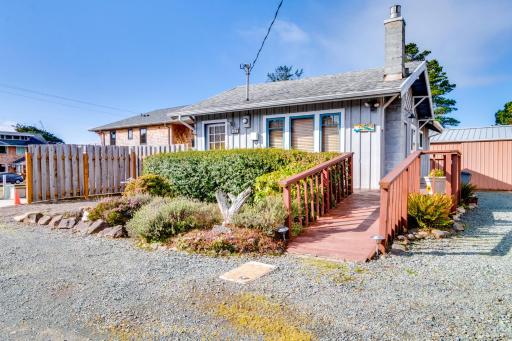 Cottage by the Sea (MCA #1213) - Housity