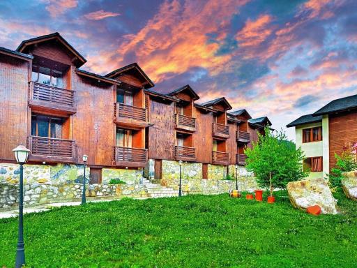 Hotel Banguriani - Housity