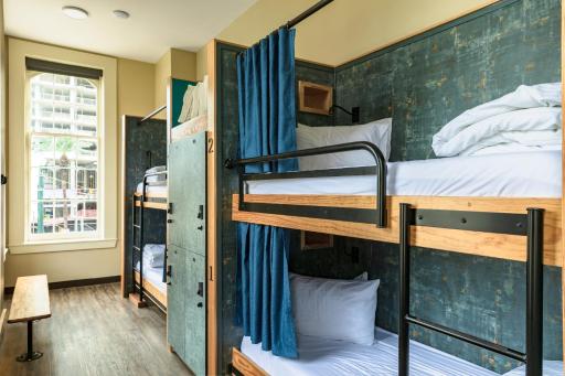 HI New Orleans Hostel - Housity