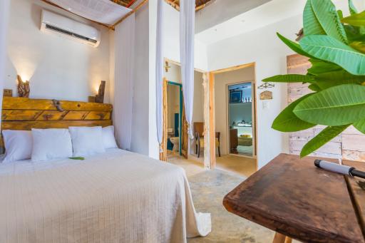 Casa Madera Ocean Front - Housity