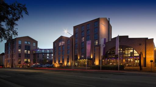 Altes Stahlwerk Business & Lifestyle Hotel - Housity