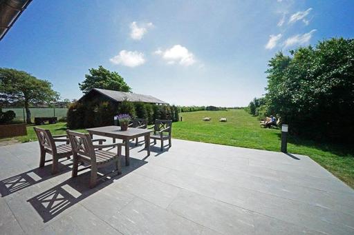Traum-Landhaus-Terpstich-5000-qm-Refugium-Urlaub-in-Morsum-Sylt-vom-Feinsten - Housity