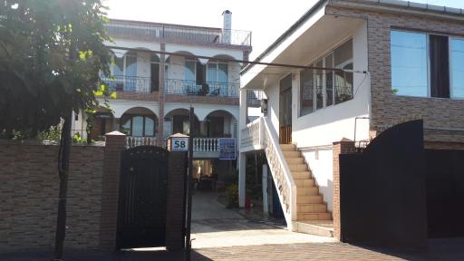 Merab House - Housity