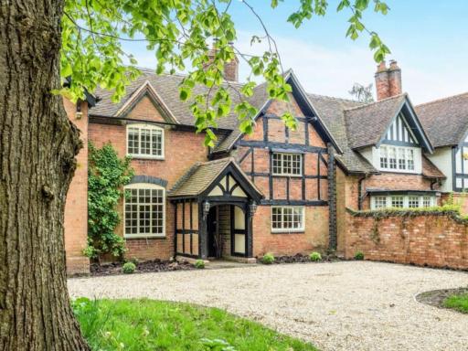 Pinley Hill House - Housity