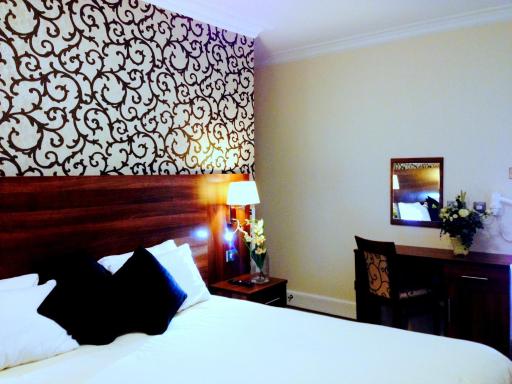 Ely House Hotel - Housity