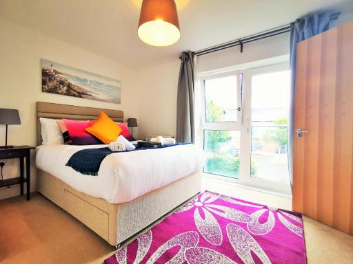 Lovely Holiday Home in Birmingham City Center 3 Bedrooms House By HF Group - Housity
