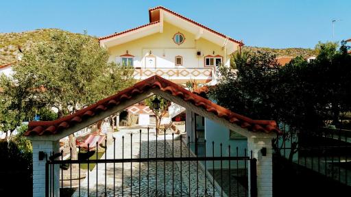 Family Villas Kanakia House 175m² Garden-500m² - Housity