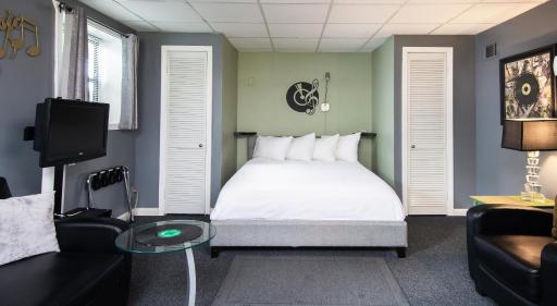 Music Valley Studio - No Fees - Opryland Area - Housity