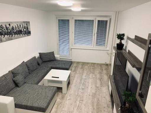 Čajkovského 13 - Housity