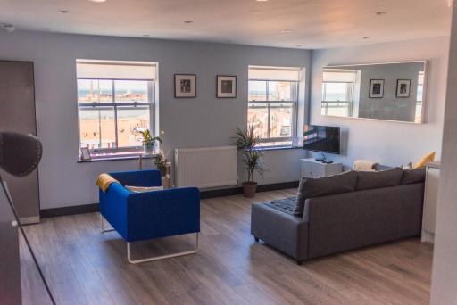 The Sunset Apartment - Margate Beach - By Goldex Coastal Breaks - Housity