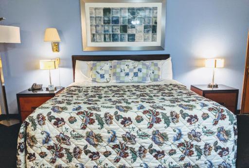 Executive Inn - Housity