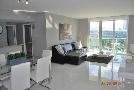 The Tides Apartment - Housity