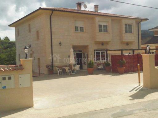 Hotel Rural Puerta de Caderechas - Housity