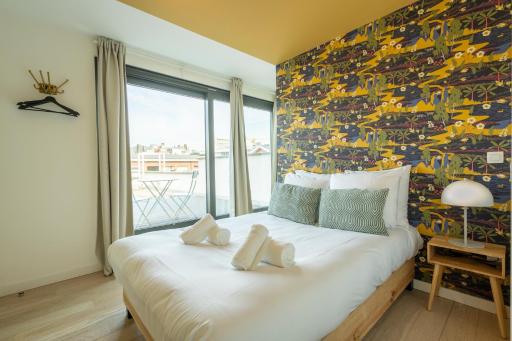 SHWAY - The India Yellow Studio - Housity