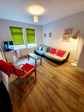 Beautiful 3 Bedroom House at the Sea Front - Amazing Location - Housity