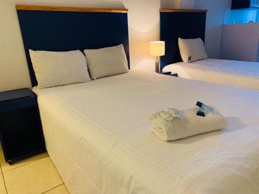 Hotel H Montreal - Housity