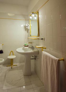 Hotel Quadrifoglio - Housity