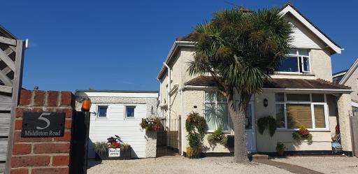 Felpham Guest House - Self Catering - Housity