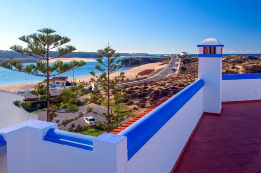Beachfront Apartamentos Dunamar - Housity