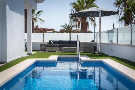 Luxurious 5* VILLA - 300M2 - private HEATED pool - garage - WiFi - Housity