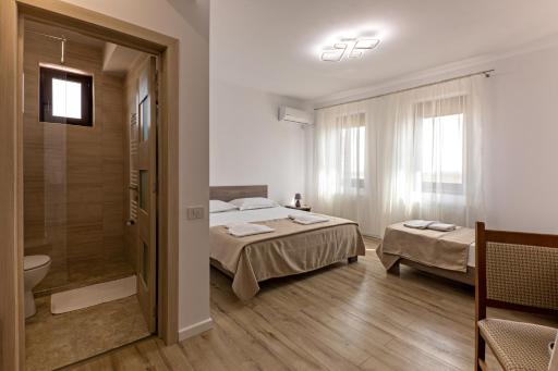 Airport House - Housity