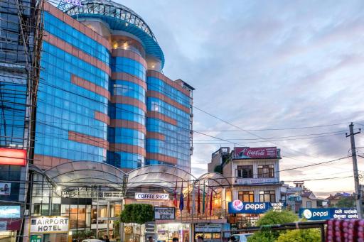 Airport Hotel - Housity