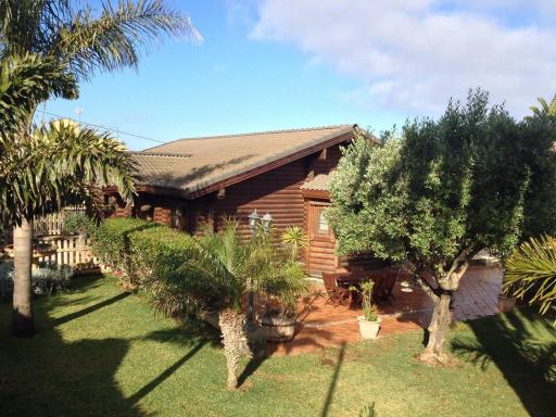 NORDIC HOUSE NEAR THE BEACH IN QUIET NEIGHBORHOOD, All AMENITIES - Housity