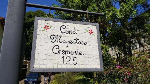 Apartamento em Petrópolis, Edifício Majestoso Cremerie - Housity