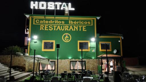 Hostal Catedritos Ibéricos A-5 Km 154 A 5 KM DE OROPESA A 1 KM DE HERRERUELA DE OROPESA - Housity