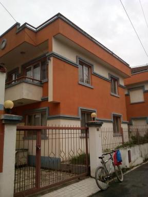 Quiet Garden House Only For Medium & Long Term - Housity