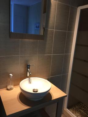 chambre double avec salle de bain privative - Housity