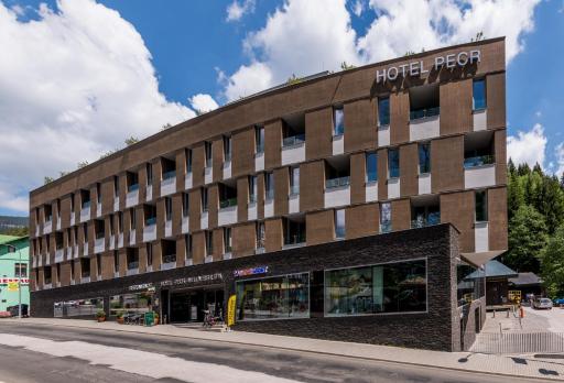 HOTEL PECR WELL - Housity