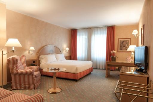 Agora' Palace Hotel - Housity
