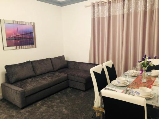 Dunfermline High Street Flat Ideal For Edinburgh& St. Andrews - Housity