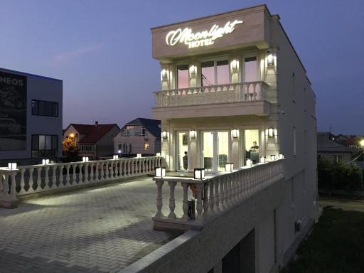 Moonlight Hotel - Housity