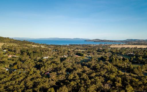 Acton Park Holiday Units - Housity