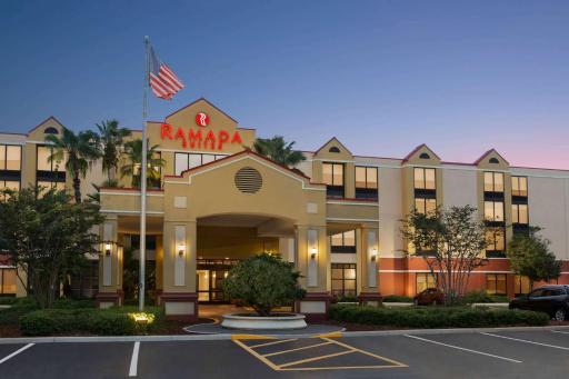 Ramada by Wyndham Suites Orlando Airport- Free Airport Shuttle - Housity