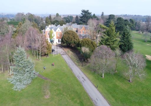 Coulsdon Manor Hotel and Golf Club - Housity