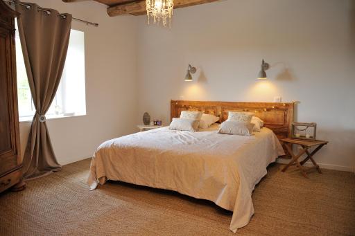 Chambre salon romantique dans centre de bien-être Au chant de l'eau - Housity