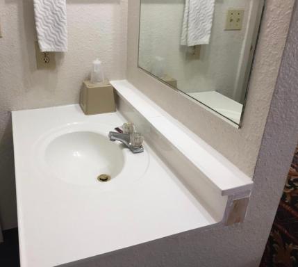 National 9 Inn Sand Canyon - Housity