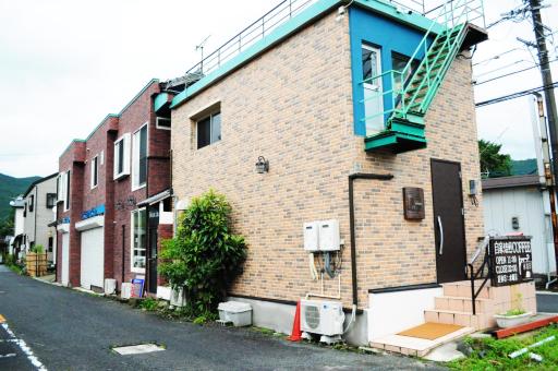 WEST in - Housity